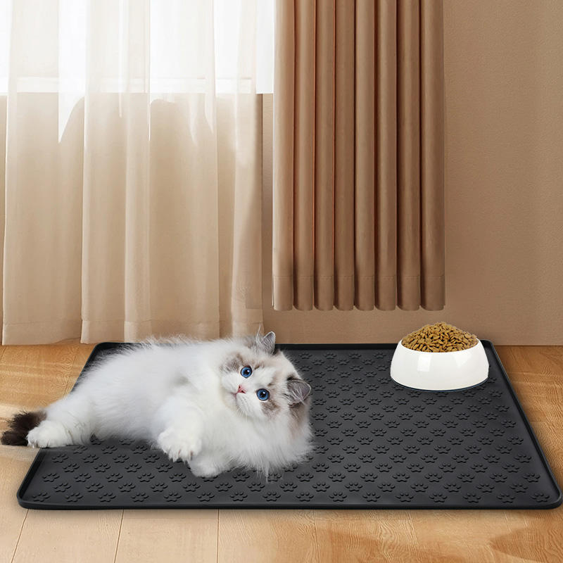   Food Grade Silicone Pet Placemat Dog Licking Mat with Suction Cup for Cat Dog Soft Winter for Cleaning Eating Modern Travel